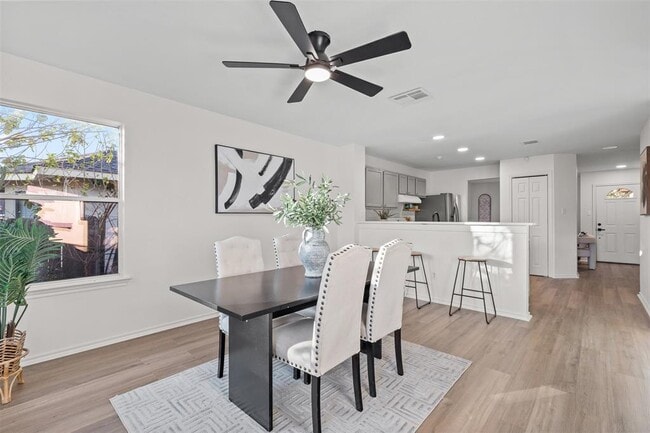 Building Photo - 503 Blanco Woods Blvd