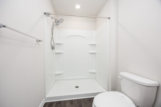 Building Photo - 317 Stream Valley Ct