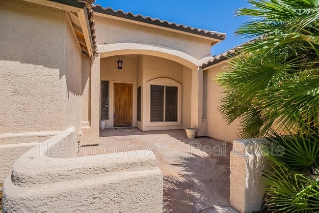 Building Photo - 4663 S Oleander Dr