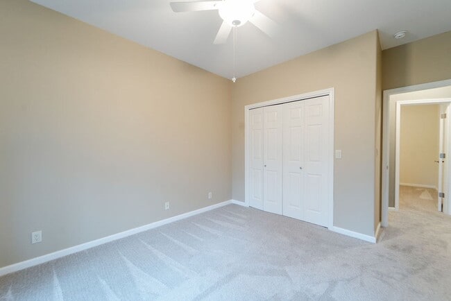 Building Photo - Beautiful 3 Bed, 2 Bath, on the 18 hole of Ponce De Leon golf course!!
