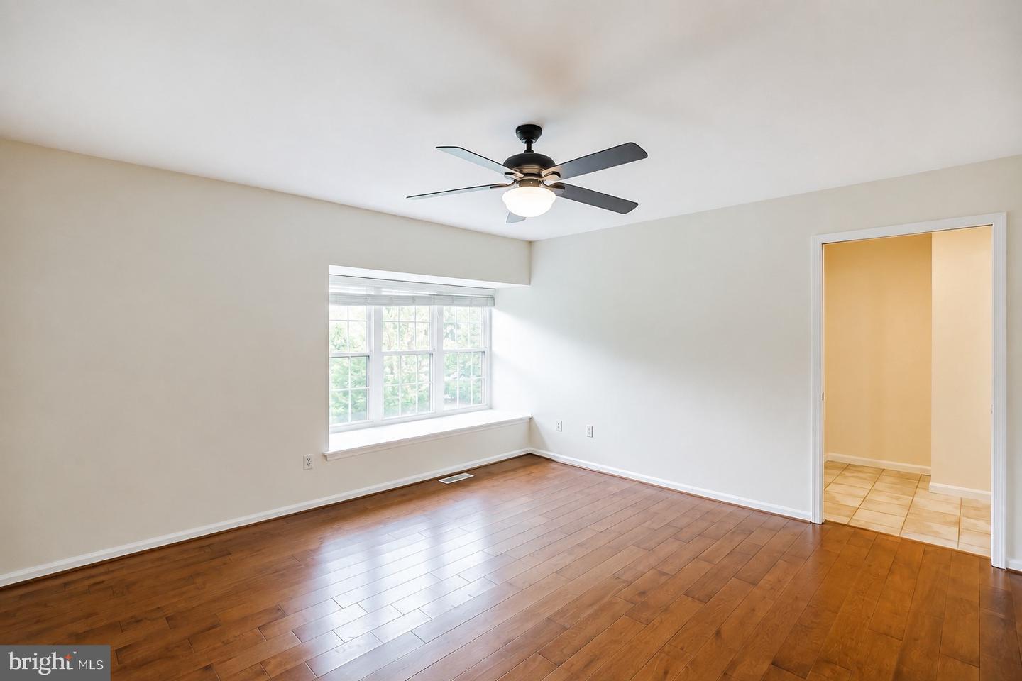 Building Photo - 127 Kings Croft