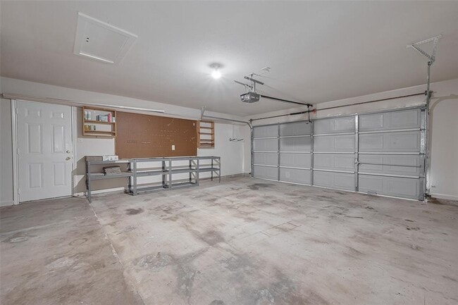 Building Photo - 9631 Highland Pointe Dr