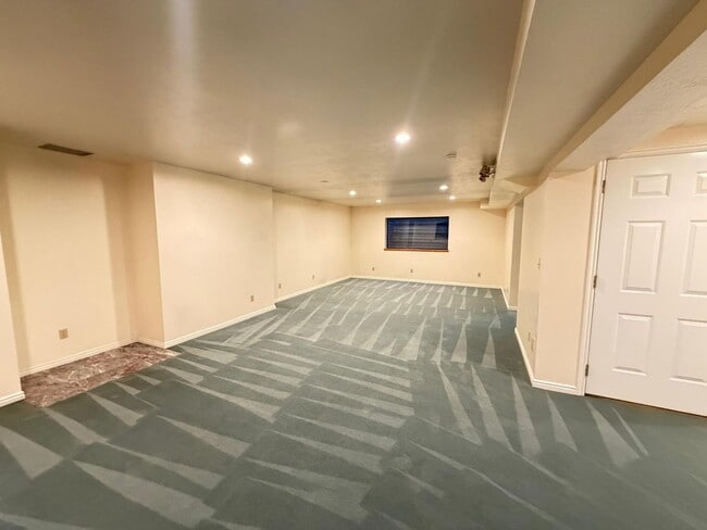 Building Photo - 2298 E Oak Leaf Way