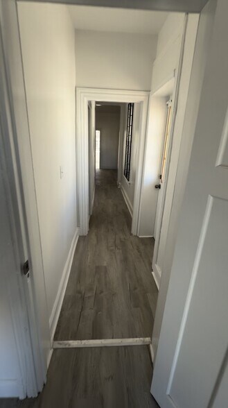 Building Photo - 415 S 10th St