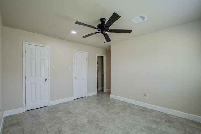 Building Photo - 13502 Townwood Dr