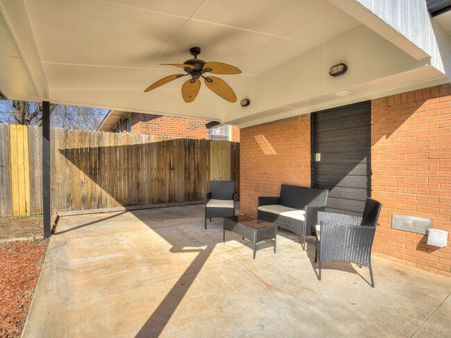 Building Photo - Remodeled bungalow near Nichols Hills