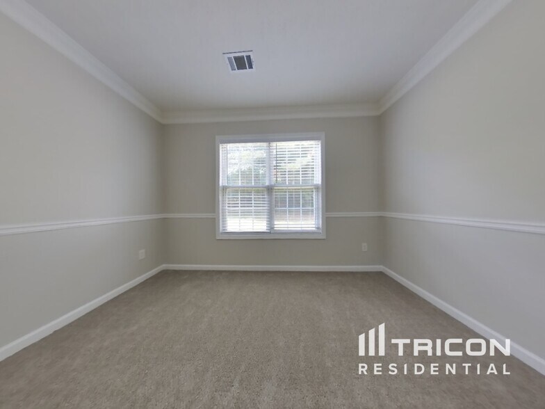 Building Photo - 1813 Beckley Pl