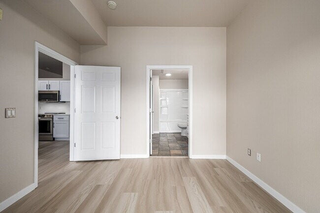 Building Photo - A Great modern 2 Bed / One bath for rent