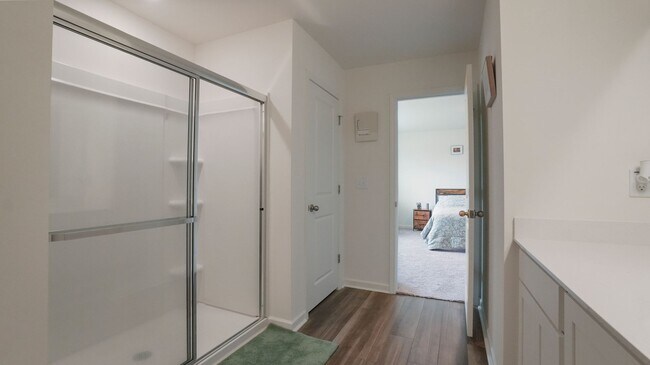 Building Photo - 530 Cessna Dr