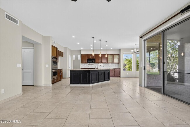 Building Photo - 4302 E Mossman Rd