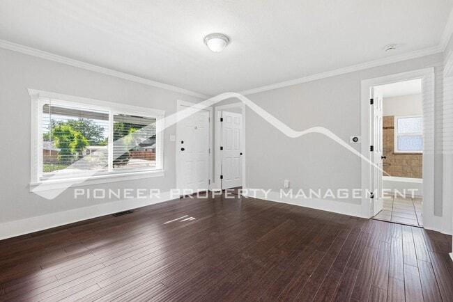 Building Photo - Spacious Home with 2 Kitchens and Central AC
