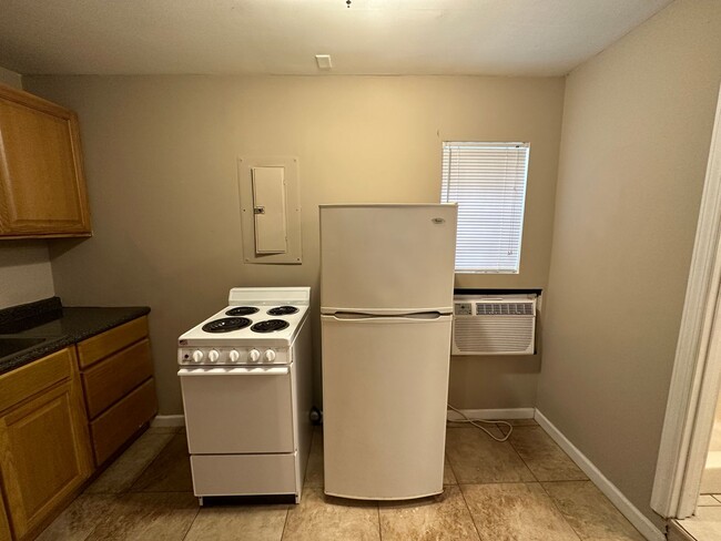 Building Photo - 1 bedroom 1 bath apartment for rent in Pen...