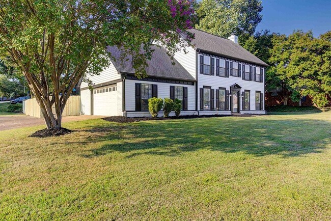 Building Photo - 7801 Autumn Creek Dr