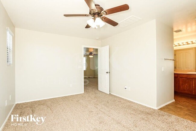 Building Photo - 12072 W Formosa Ln