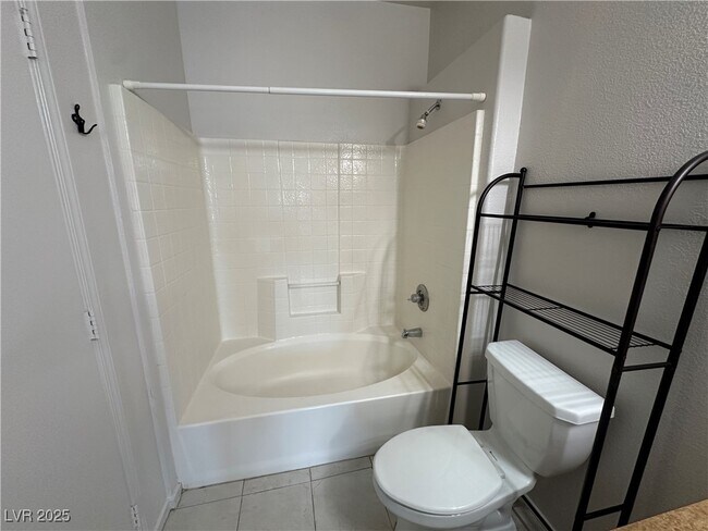 Building Photo - 8250 N Grand Canyon Dr
