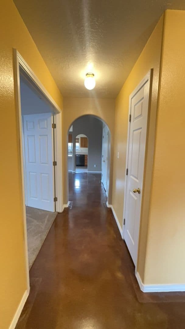 Building Photo - Beautiful 3 Bedroom Home 87402
