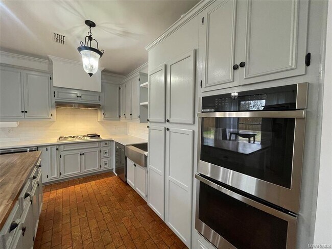 Building Photo - 8342 Longneedle Dr