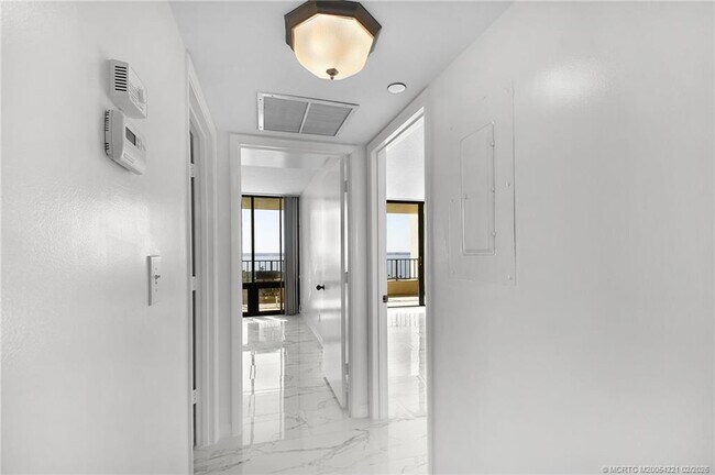 Building Photo - 8750 S Ocean Dr