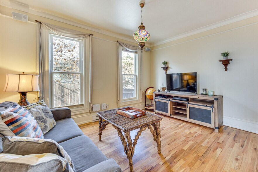 Building Photo - 1117 Manitou Ave