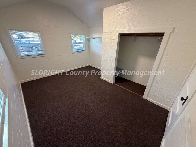 Building Photo - AVAILABLE NOW - Two Blocks From Poly - 2 Bed / 1 Bath