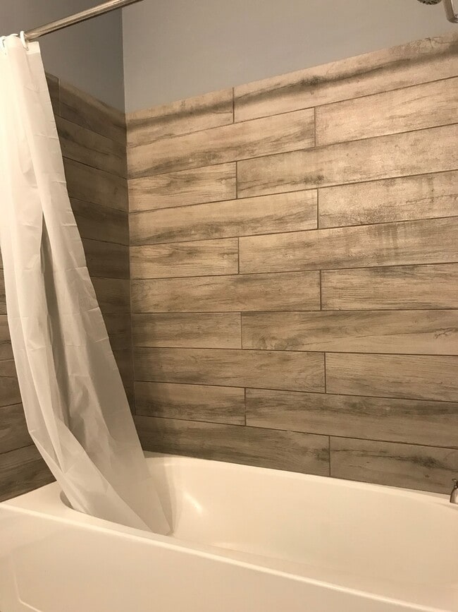 Building Photo - 32 Truman St