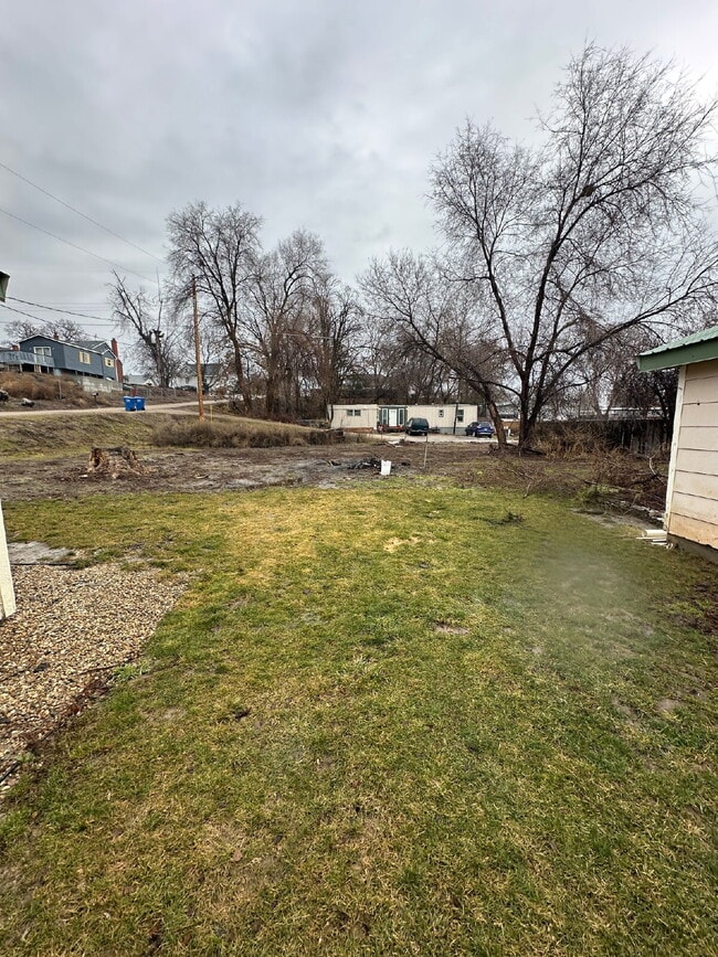 Building Photo - "Charming Little 3-Bedroom Gem on North 5th Street with Elegant Granite Touches!"