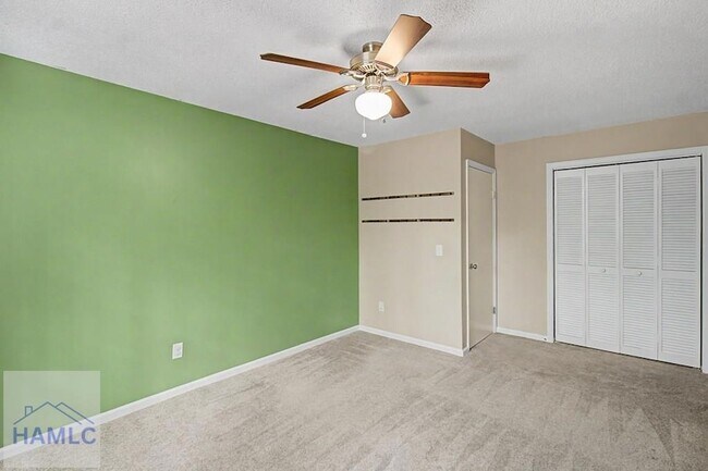 Building Photo - 1384 Forest Lake Dr