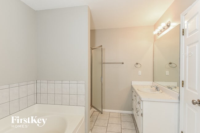 Building Photo - 206 Red Fox Ct