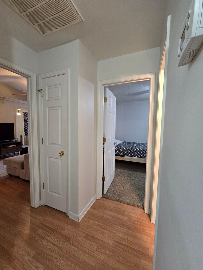 Building Photo - 5945 Lost Creek Dr