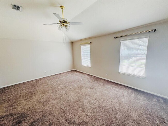 Building Photo - 25915 Drybrook Rd
