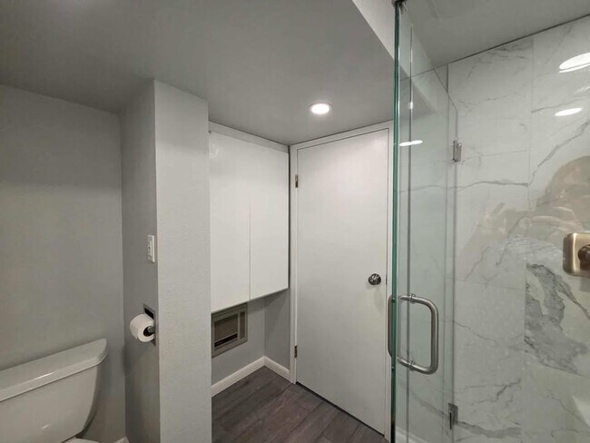 Building Photo - Low maintenance 3 bedroom!