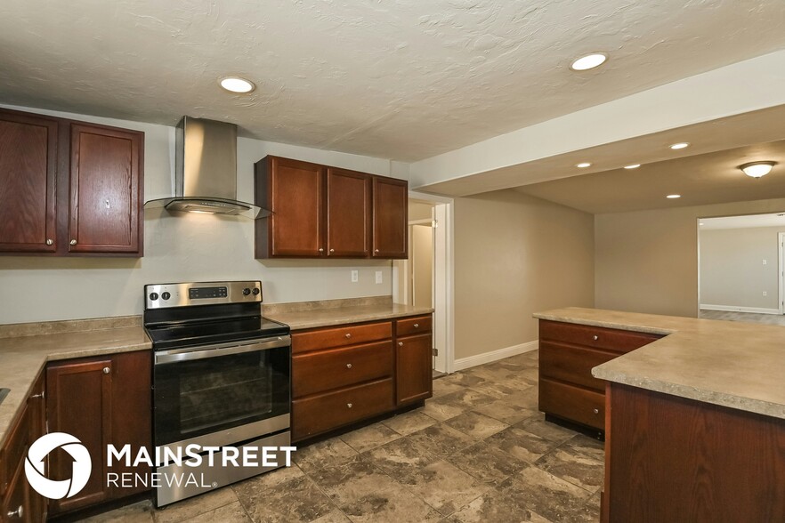 Building Photo - 6665 E 42nd St