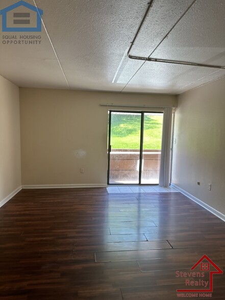 Building Photo - 915 S Seminole Dr