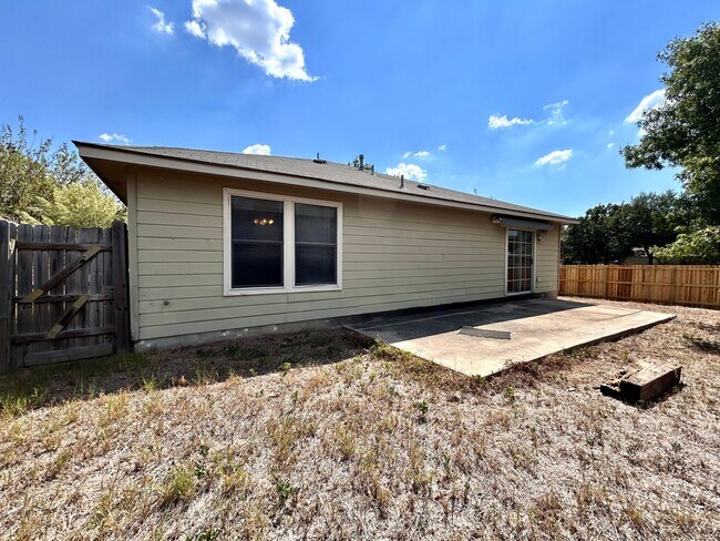 Building Photo - 3 Bed | 2 Bath – Cozy One-Level Home with ...