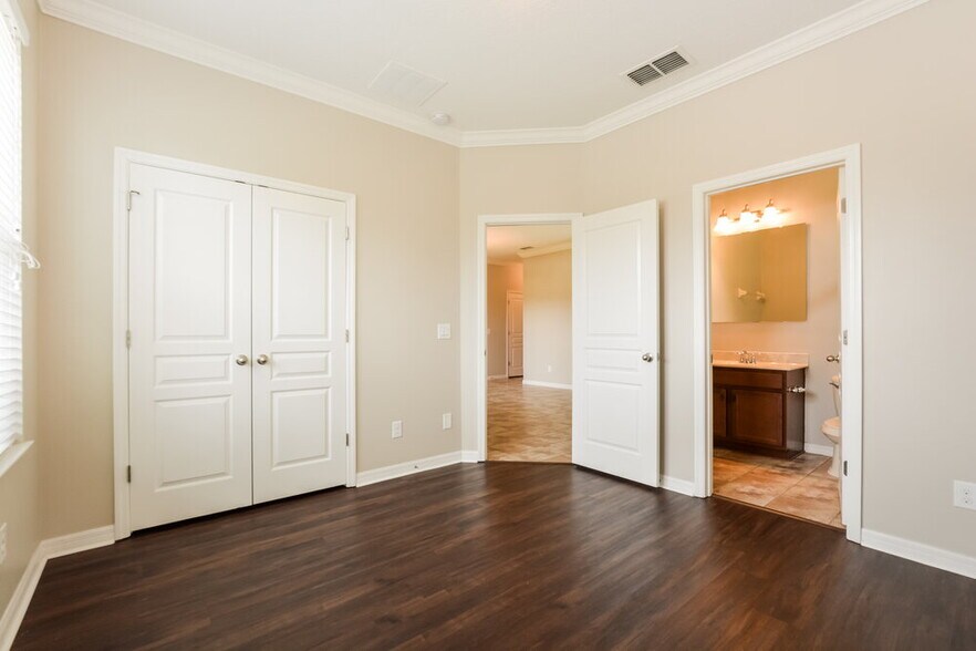 Building Photo - 974 Costa Mesa Ln