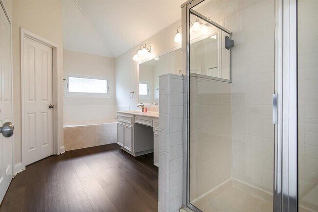 Building Photo - 1713 Apache Trail