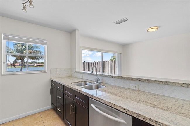 Building Photo - 6402 Buena Vista Dr