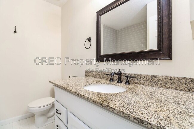 Building Photo - 2065 Emerald Terrace