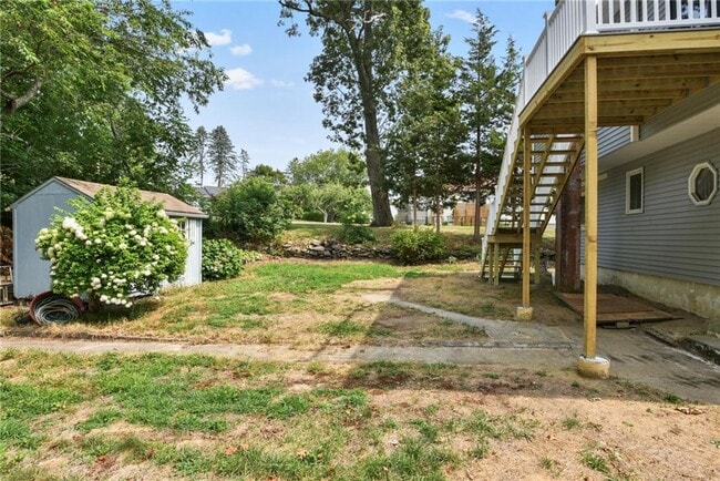 Building Photo - 28 Sandhill Dr