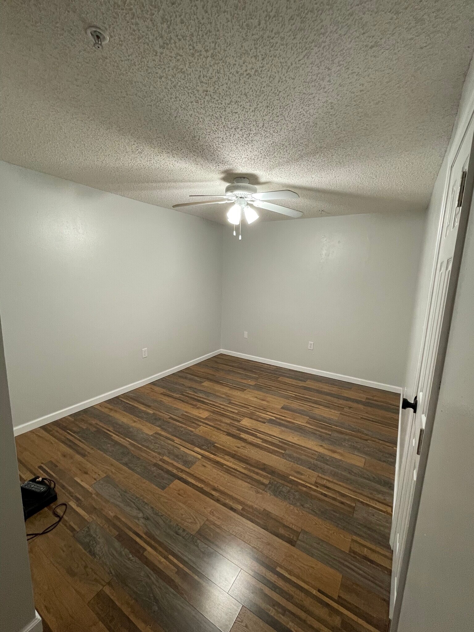 Building Photo - 2400 Feather Sound Dr