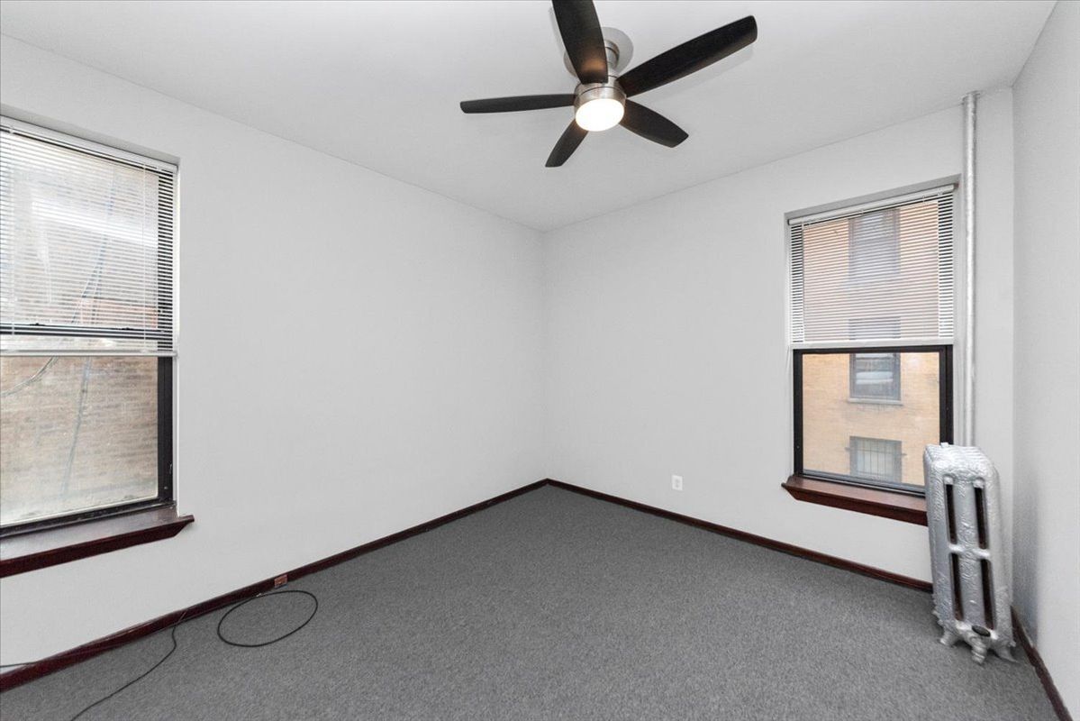 Building Photo - 6216 S Dorchester Ave