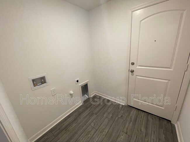 Building Photo - 3564 Brewster Rd