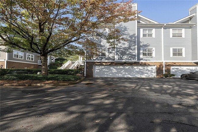 Building Photo - 267 Carlyle Park Dr