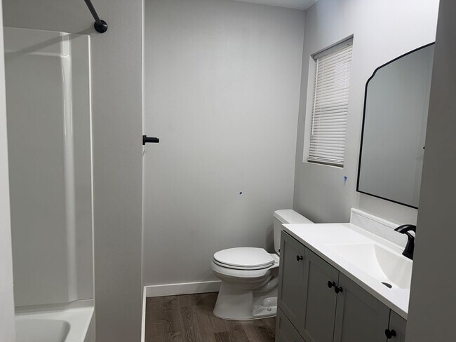 Building Photo - 2705 Cambridge St