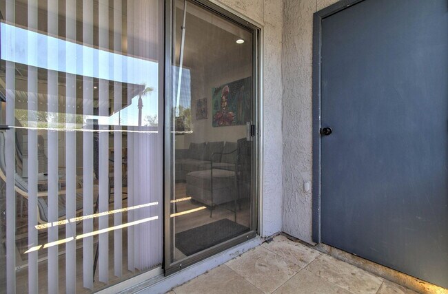 Building Photo - 4410 N Longview Ave