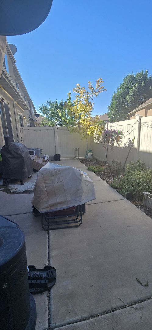 Building Photo - Beautiful 3 Bed 3.5 Bath in Riverton!!