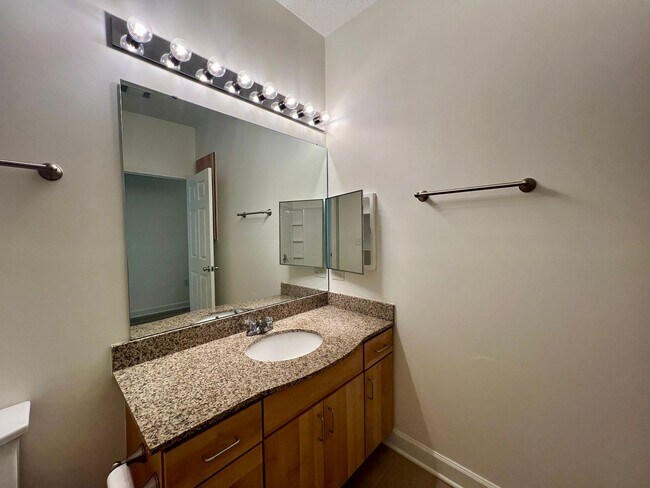 Building Photo - 3-Bed, 2-Bath Condo with Garage! One month...