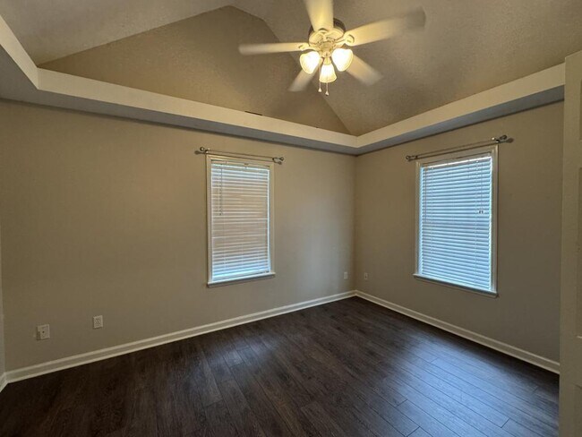 Building Photo - 102 S Gala Ct