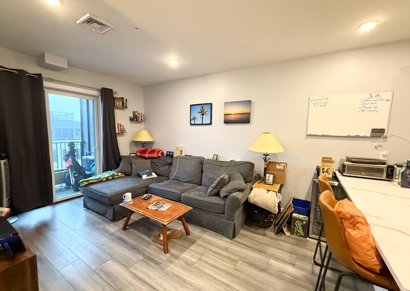 Primary Photo - 55 W 5th St