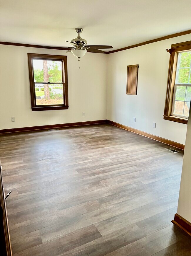 Building Photo - 2752 US-501